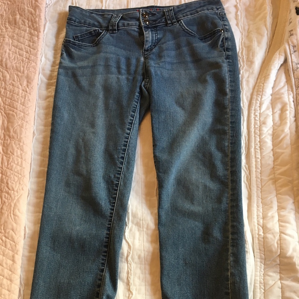 STRAIGHT LEG ELLE JEANS